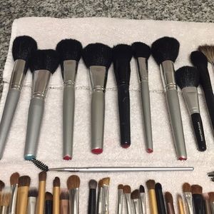 Makeup Brushes-all types Like New